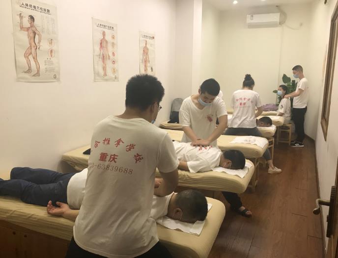 正骨整脊在哪里培訓好？按摩店當學徒還是進培訓學校？
