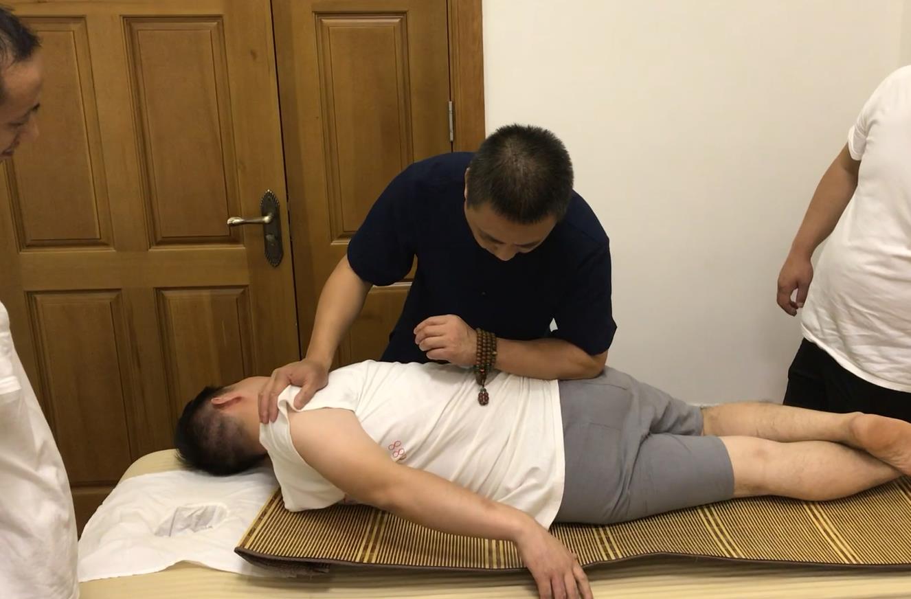 您關(guān)注過脊柱健康，知道脊柱的中要性嗎？
