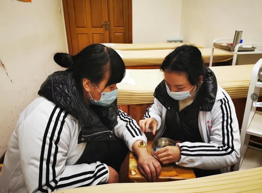 女人養生重在補氣血，艾灸可以補氣血