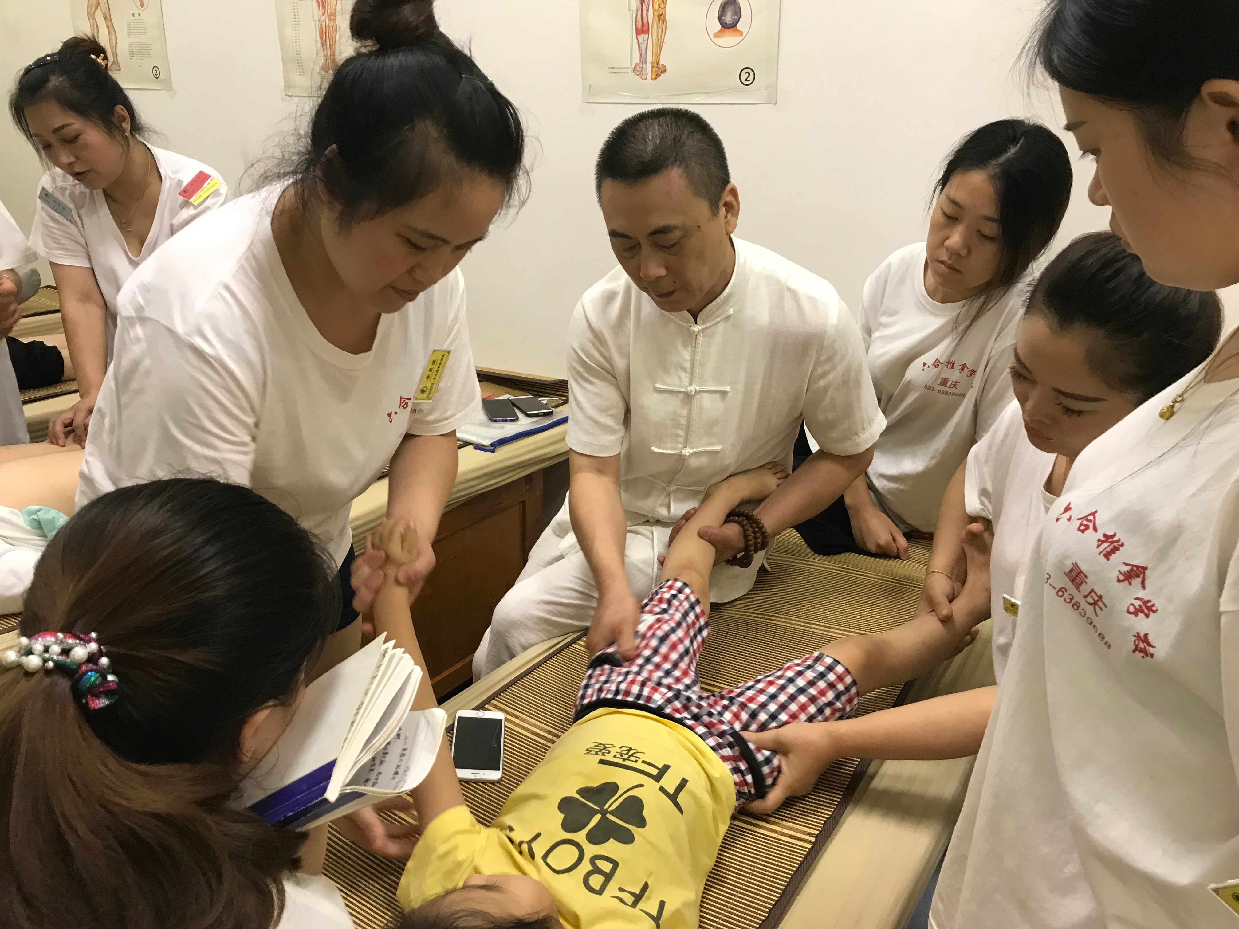 小兒推拿治療寶寶肚子咕咕響有效果嗎？重慶小兒推拿培訓哪里好？